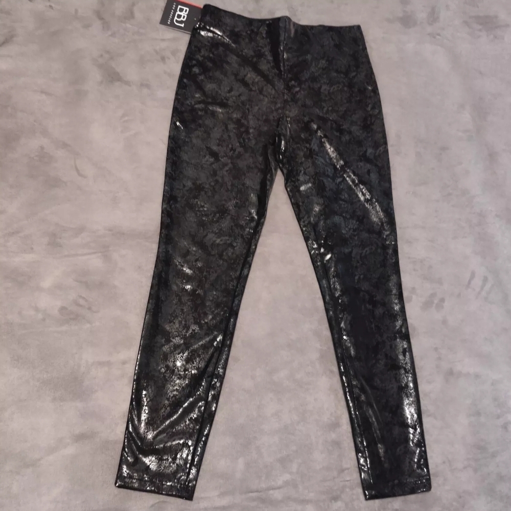 BBJ Los Angeles women’s black fitted slim fit pants size Medium